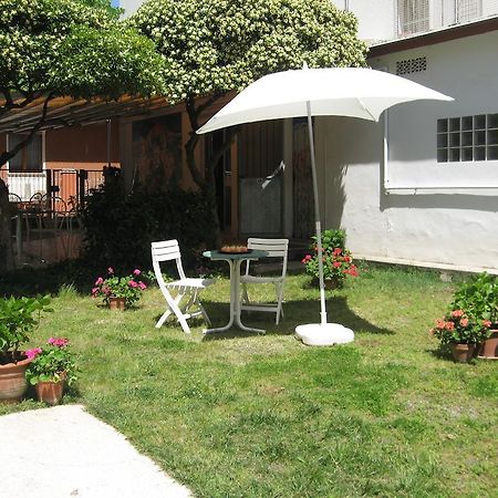 Hotel Eleonora Rímini Exterior foto