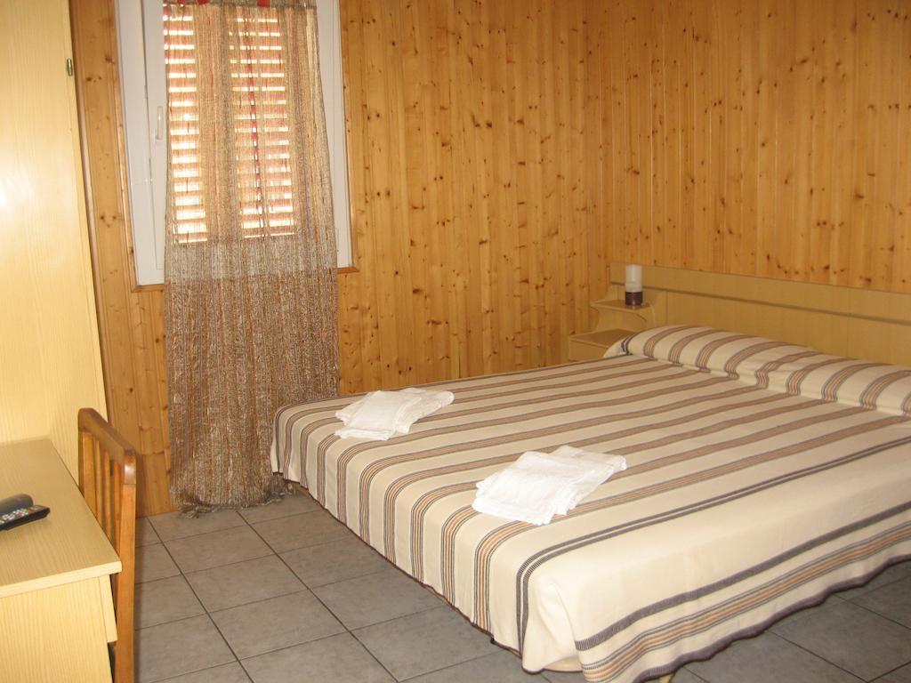 Hotel Eleonora Rímini Habitación foto