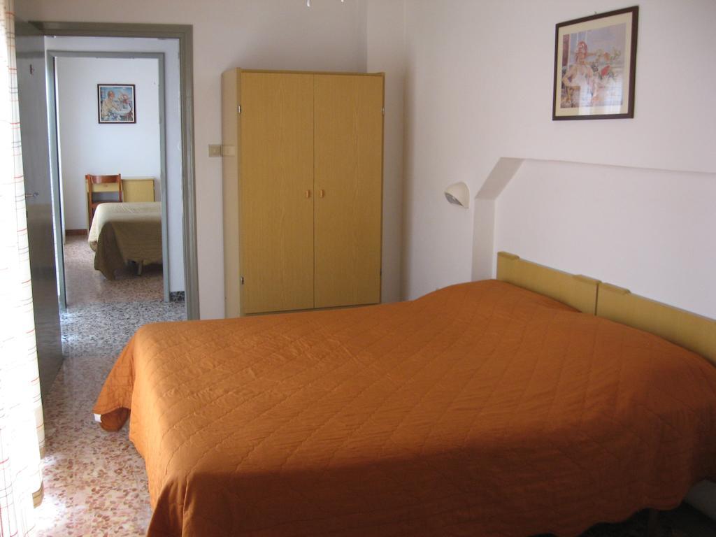 Hotel Eleonora Rímini Habitación foto