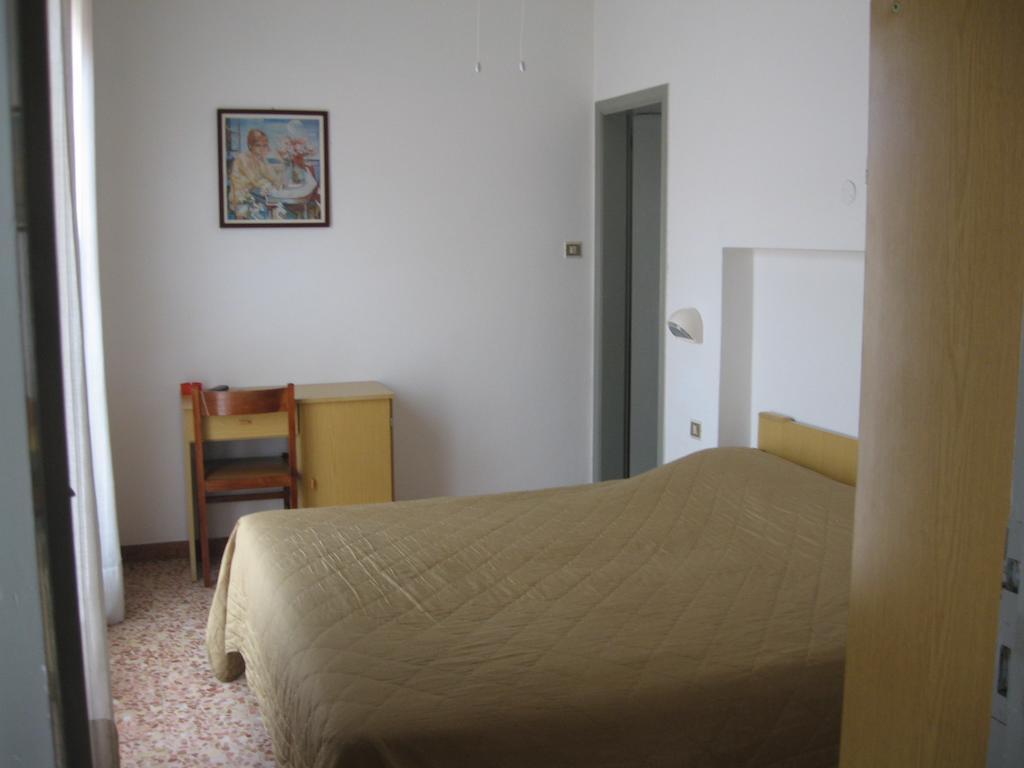 Hotel Eleonora Rímini Habitación foto