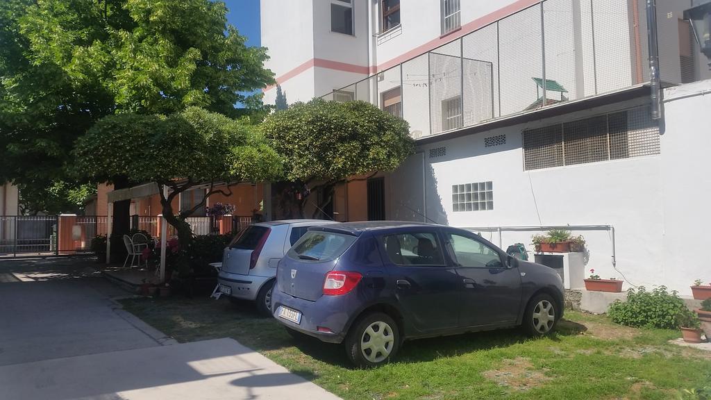 Hotel Eleonora Rímini Exterior foto